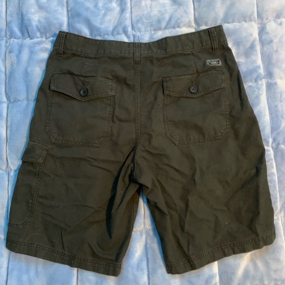 Good condition used black vans cargo shorts - Picture 2 of 4